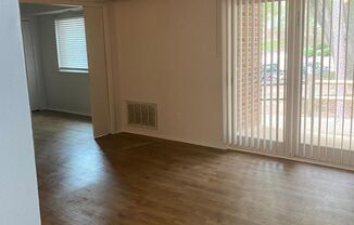 2 beds, 1 bath, $1,250, Unit UNIT C