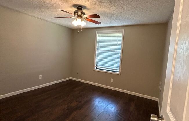 1 bed, 1 bath, 576 sqft, $1,150, Unit 233