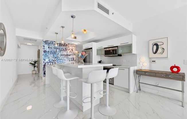 2 beds, 2 baths, 1,208 sqft, $5,490, Unit 888 Biscayne Blvd # 2404