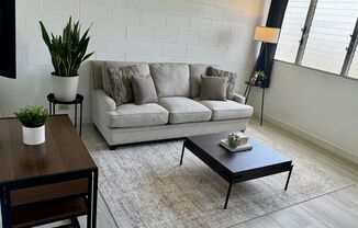 Upgraded Fully Furnished Condo w/ Assigned Parking Near H1 and Queen Medical
