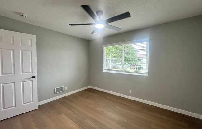 2 beds, 1 bath, 865 sqft, $2,630, Unit 320-14