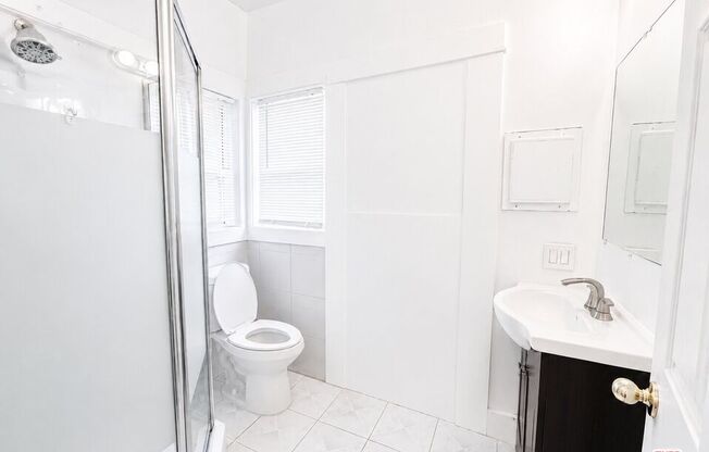 1186 W 37 DR