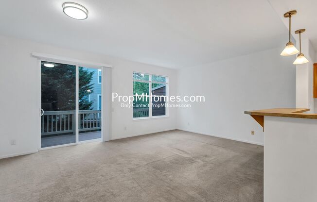 Spacious Townhome in Tanasbourne!