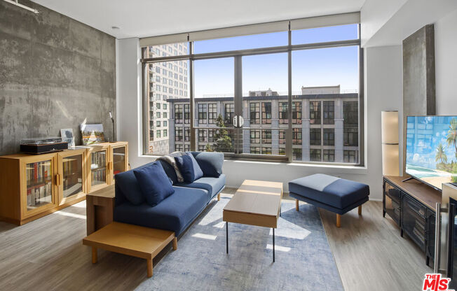 1 bed, 1 bath, 930 sqft, $3,000, Unit 813