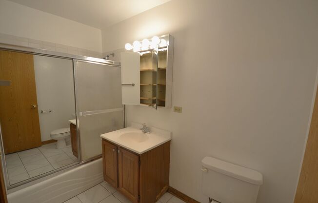 1 bed, 1 bath, 700 sqft, $1,600, Unit 418-0110