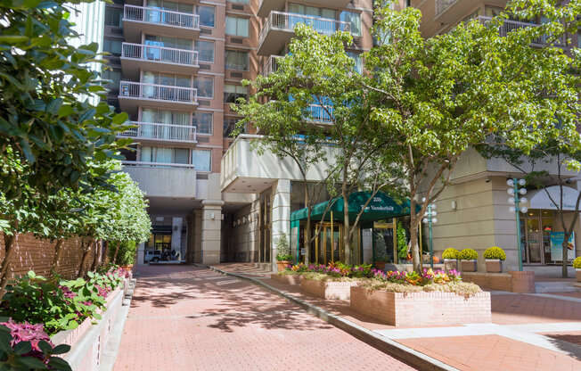 1 bed, 2.5 baths, 770 sqft, $4,995, Unit 26B