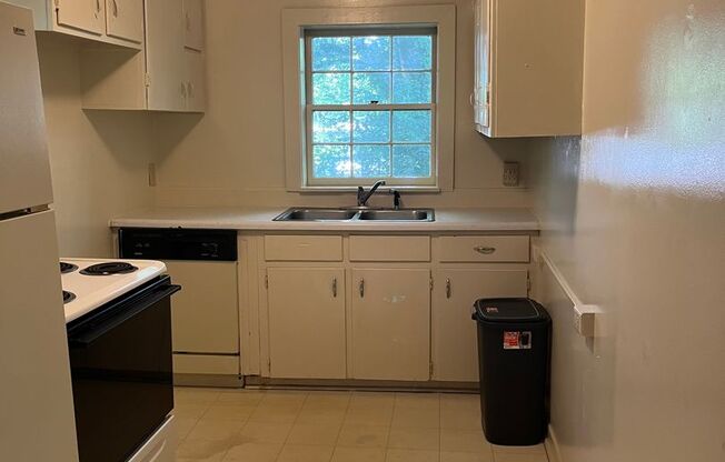 2 beds, 1 bath, $1,710, Unit 530