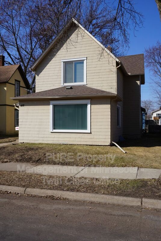 416 3 AVE S