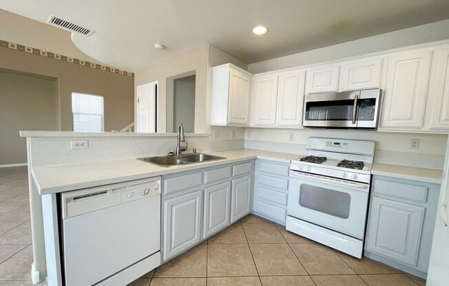 990 CANTABRIA HTS AVE