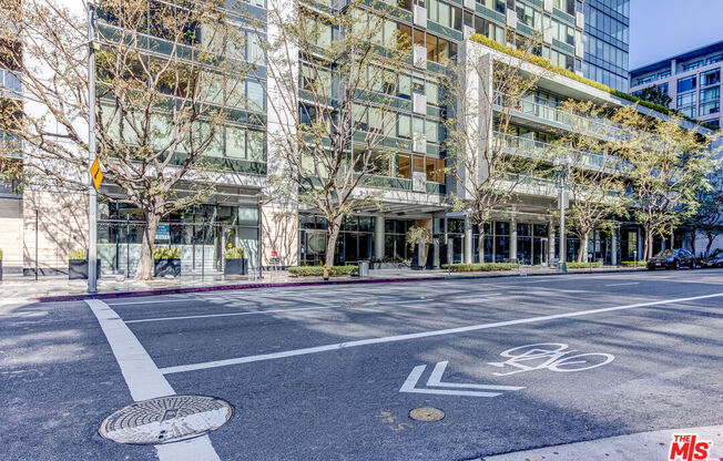 1 bed, 1.8 baths, 1,400 sqft, $3,990, Unit 817