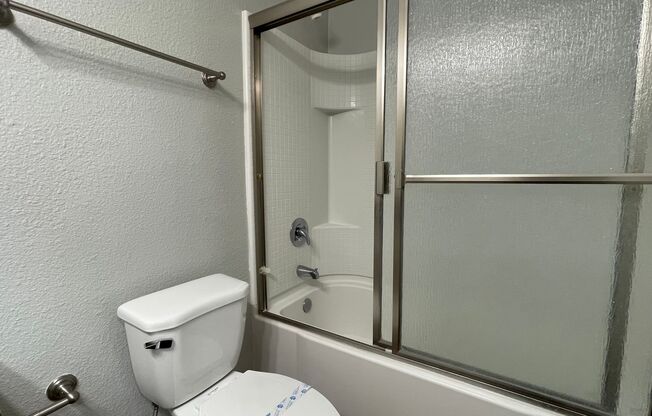 2 beds, 2 baths, 850 sqft, $2,860, Unit 821-02