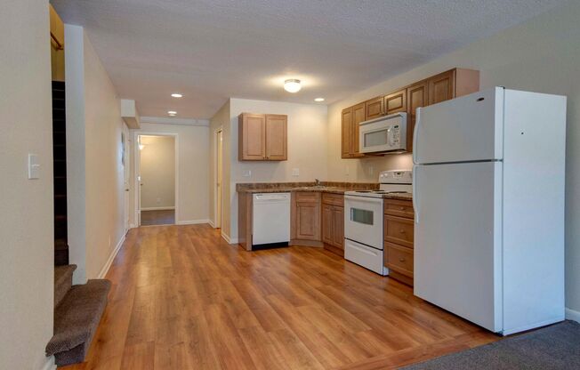 4 beds, 2 baths, 1,300 sqft, $5,200, Unit 203