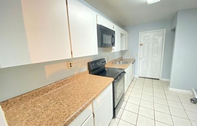 605 NORTHLAKE BLVD