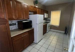 3 beds, 1 bath, 1,100 sqft, $2,900