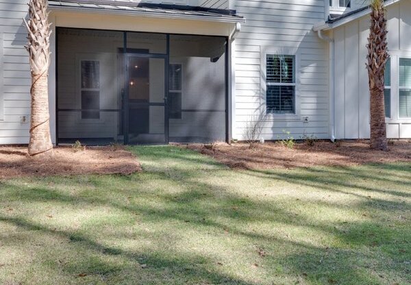 11 MARLOWE WAY SIDE ROAD