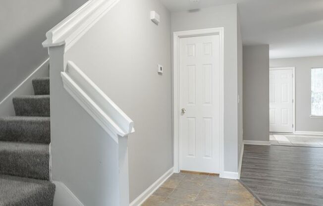 2 Bedroom, 2 Bath townhome in East Brainerd!