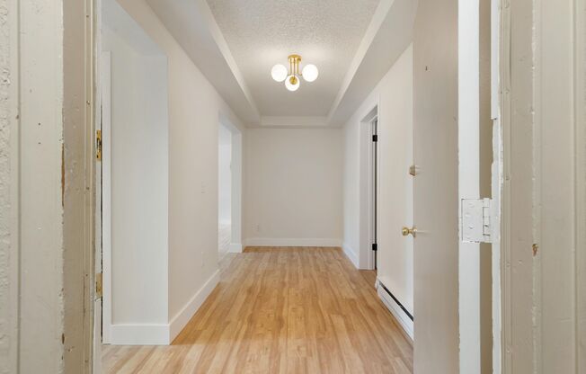 3 beds, 1 bath, 1,540 sqft, $3,425, Unit 1305-5