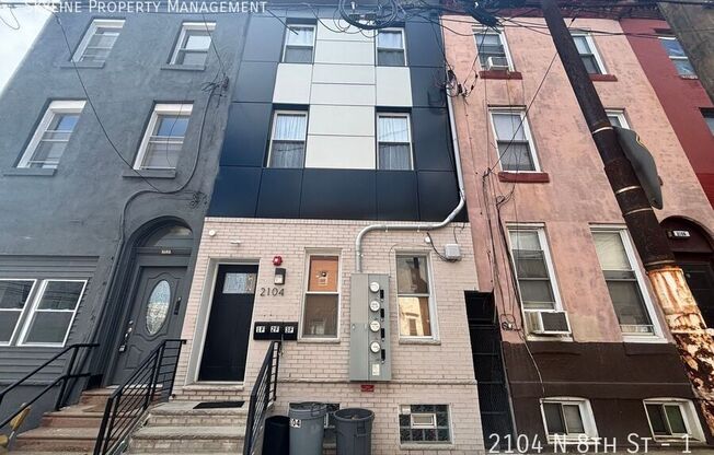 2104 N 8 ST