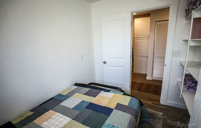 2 beds, 1 bath, $1,250, Unit Unit 175