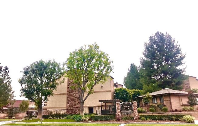 2 beds, 1 bath, $2,495, Unit 142