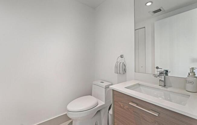 3 beds, 2 baths, 1,154 sqft, $6,000, Unit # 1706