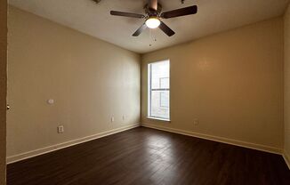 3 beds, 2 baths, $1,250, Unit 1920 C