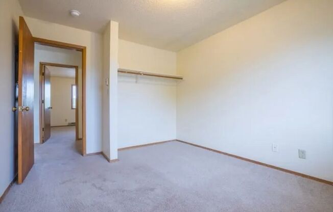 2 beds, 1 bath, 693 sqft, $885, Unit 3012