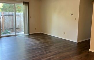 2 beds, 1 bath, $1,425, Unit 4976