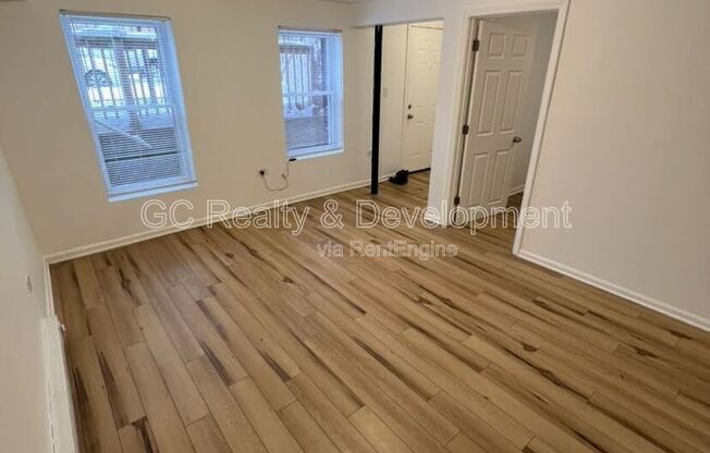 915 N MONTICELLO AVE