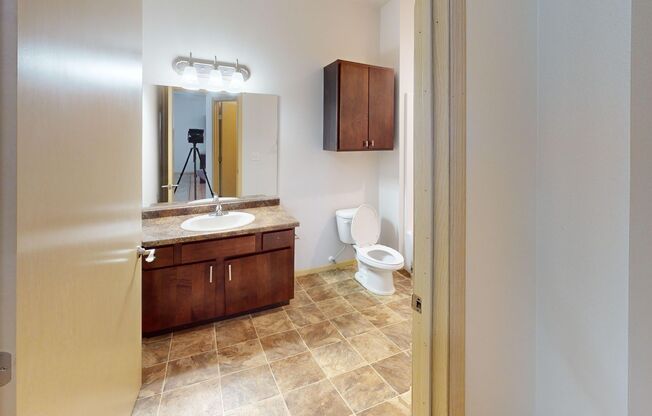 1 bed, 1 bath, 821 sqft, $1,050, Unit 4677-201