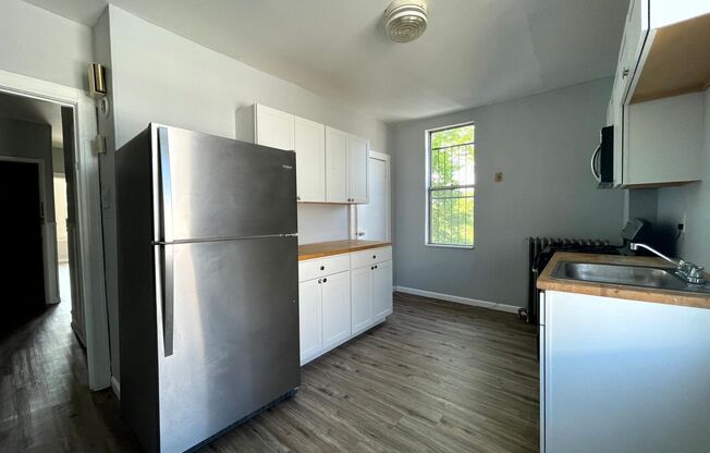 Bright Strawberry Mansion Apartment Close to Fairmont Park