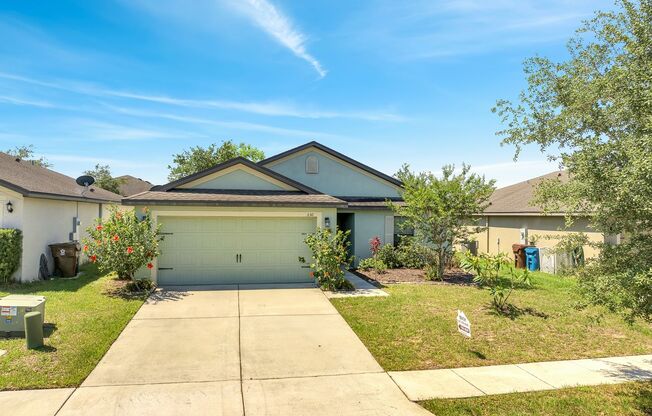 Spacious 3/2 in Haines City with Fence Enclosed Yard!