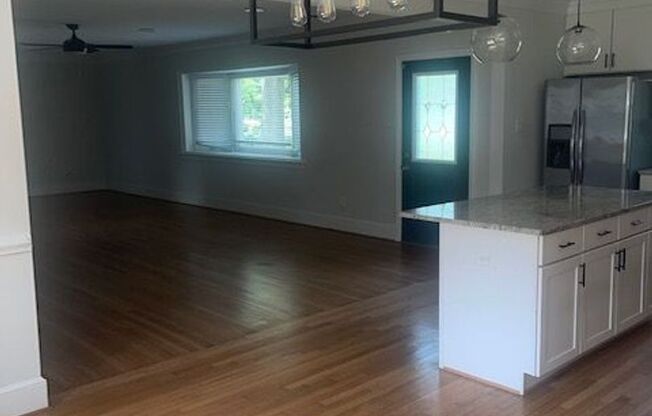 Charming 5 Bedroom Rancher Available Now !