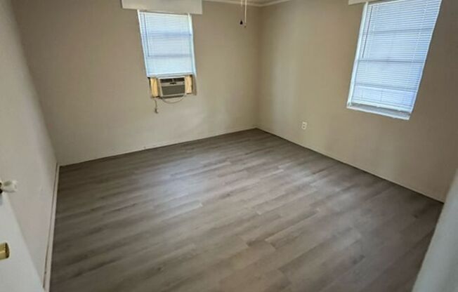 2 beds, 1 bath, $795