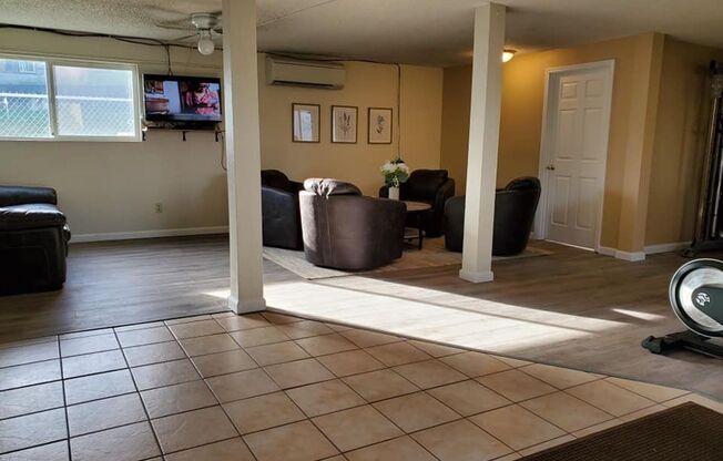 2 beds, 1 bath, 669 sqft, $1,245, Unit 39