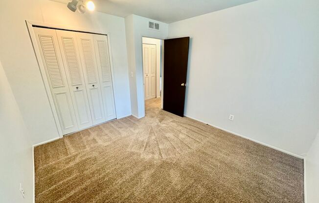2 beds, 1 bath, 850 sqft, $1,295, Unit 301