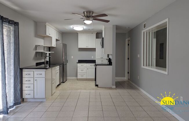 Renovated 2 Bedroom 2 Bath Apartment Available Now!