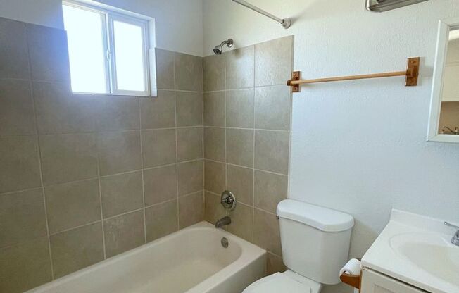 Studio, 1 bath, 373 sqft, $525, Unit 8