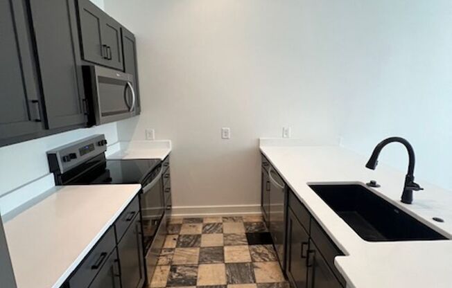 1 bed, 1 bath, 1,100 sqft, $1,595