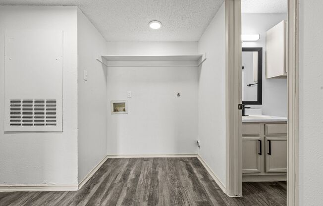 3 beds, 2 baths, 1,123 sqft, $1,600, Unit F-04
