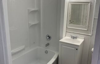 1 bed, 1 bath, 500 sqft, $645, Unit B8