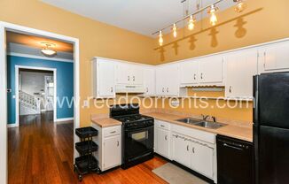 2 beds, 1.5 baths, 1,167 sqft, $1,695, Unit 1332A N College Ave