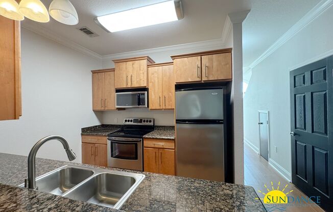 Bright & Spacious 2BR/1.5BA End-Unit Townhouse in Prime Niceville Location, Minutes from Eglin AFB!