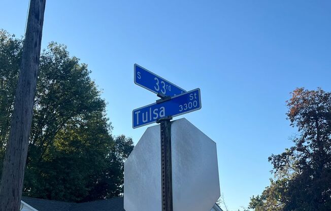 3 BED, OFFICE + MUD ROOM HOME FOR RENT