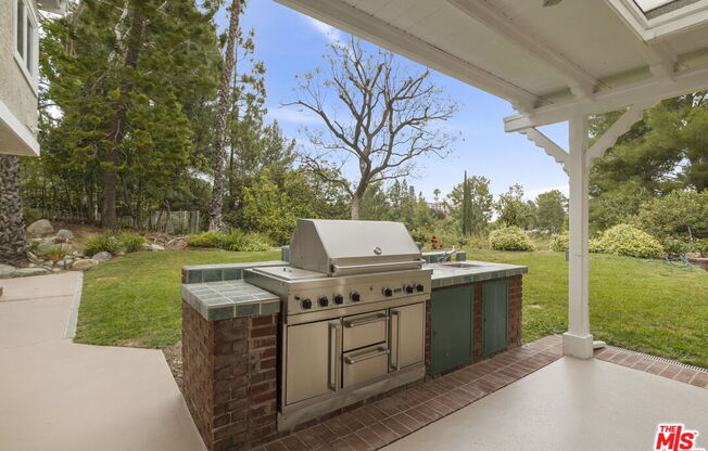 5 beds, 6 baths, 5,290 sqft, $12,000