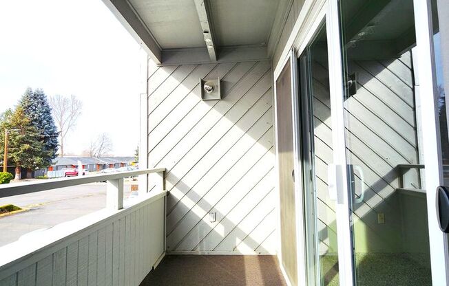 1 bed, 1 bath, 643 sqft, $1,275, Unit 210