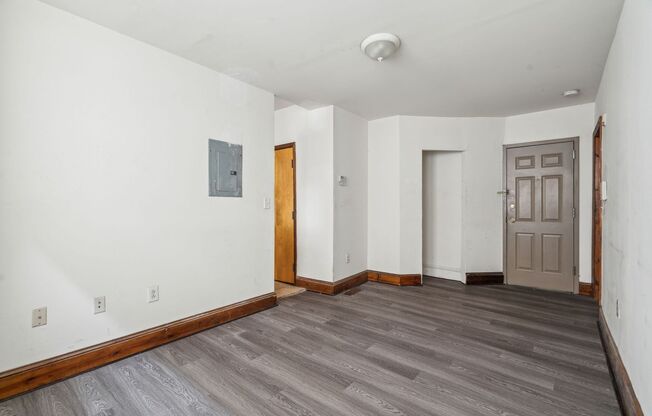 1 bed, 1 bath, 450 sqft, $900, Unit B401
