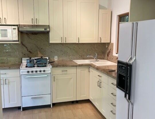 1 bed, 1 bath, 512 sqft, $3,495