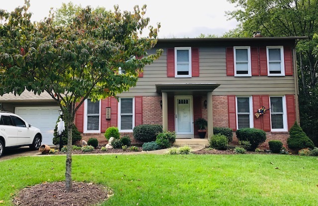 Updated and immaculate 4 bed/3.5 bath colonial on prime lot – walk to Robinson SS and GMU