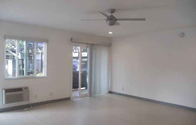 Studio, 1 bath, 515 sqft, $2,280, Unit 161-44